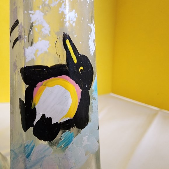 VINTAGE CLEAR GLASS SALT & PEPPER SHAKERS HAND PAINTED Penguin Design 🐧 Unused - Picture 3 of 13